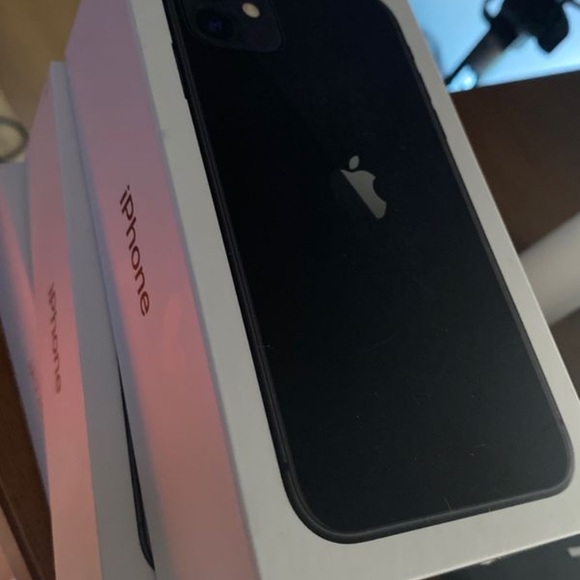 iPhone - Picture 3 of 5